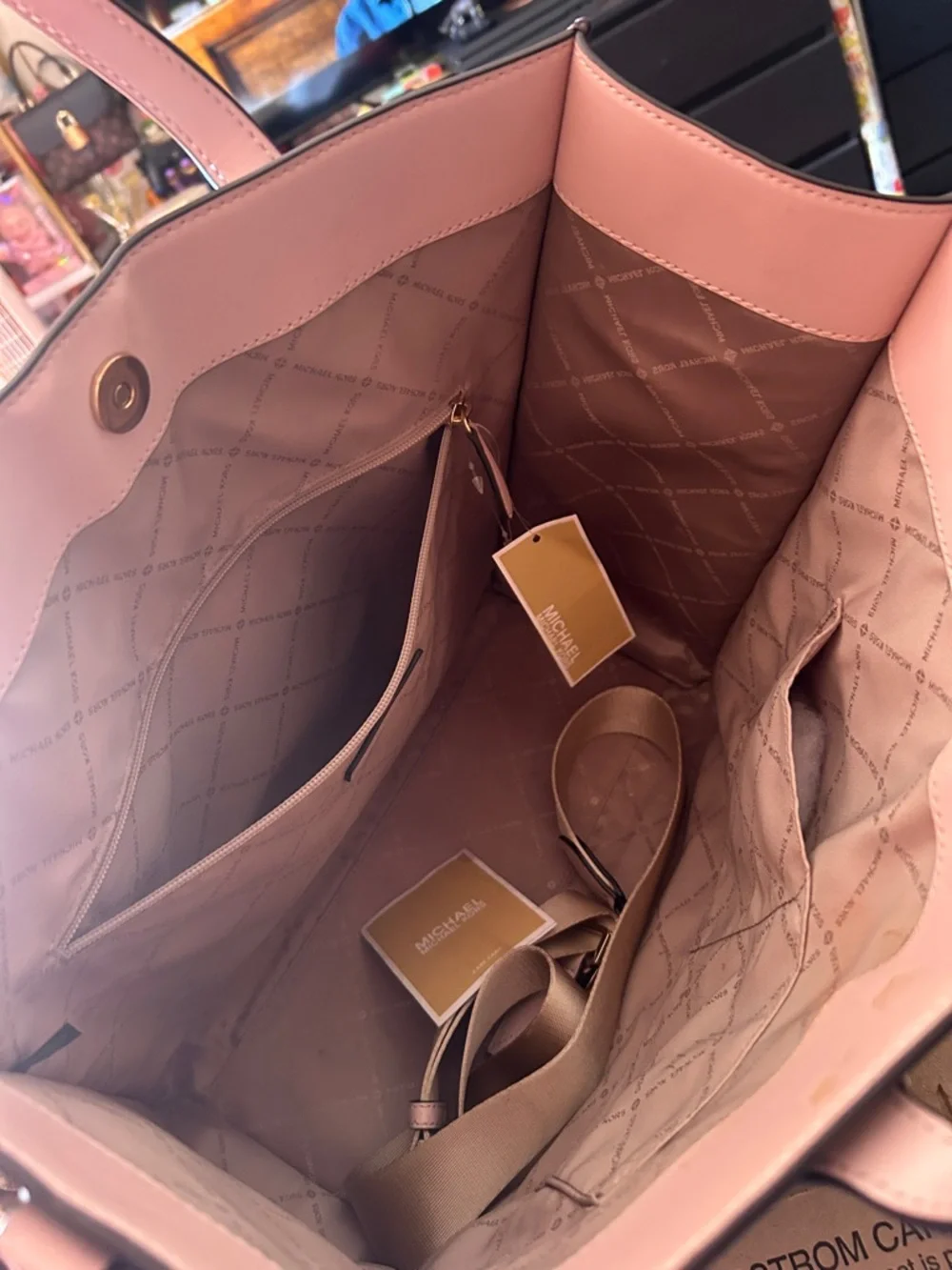 Like New Michael Kors Satchel - Picture 5 of 9